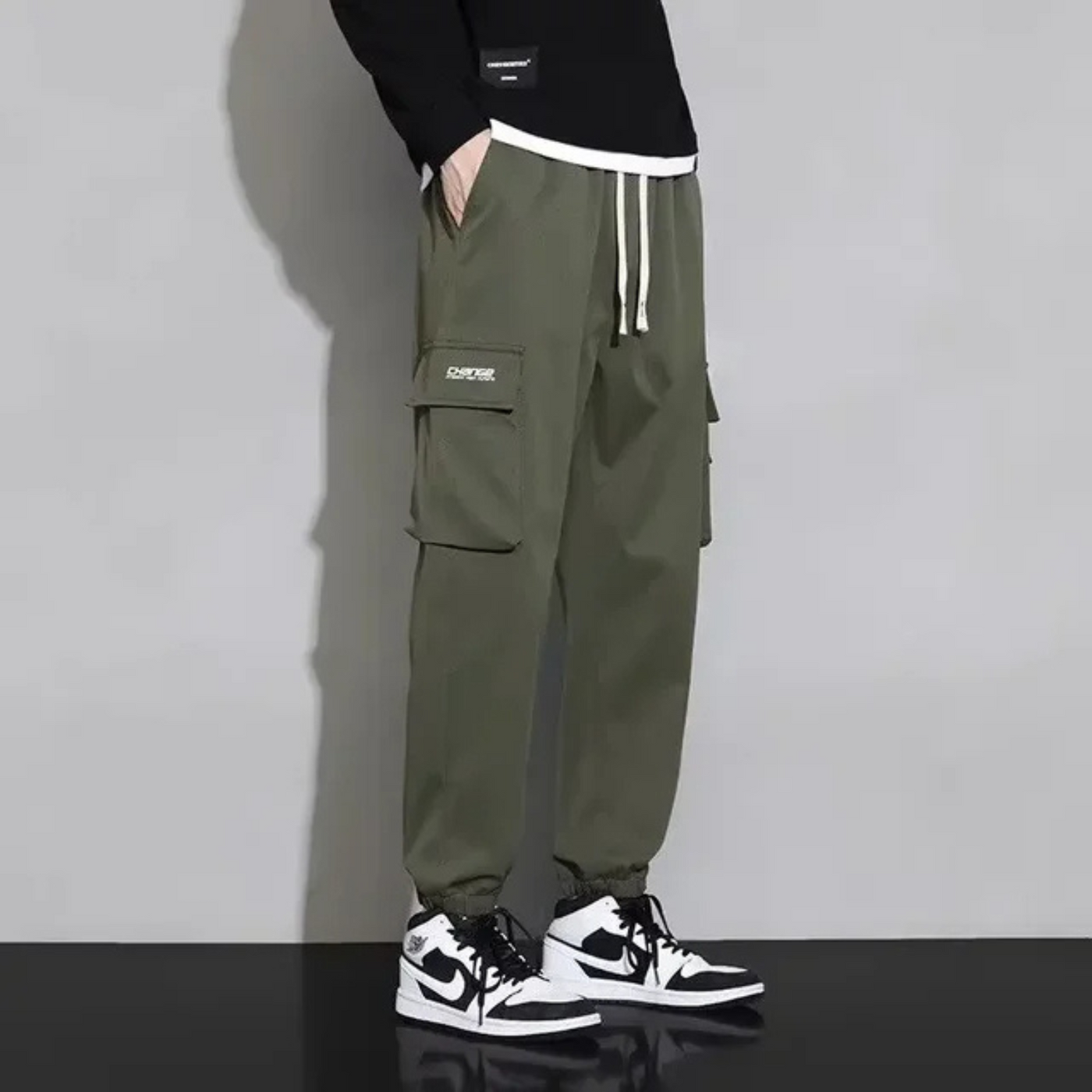 Cargo Hose mit Kordelzug und Seitentaschen für Herren | Perfekt für alle Jahreszeiten