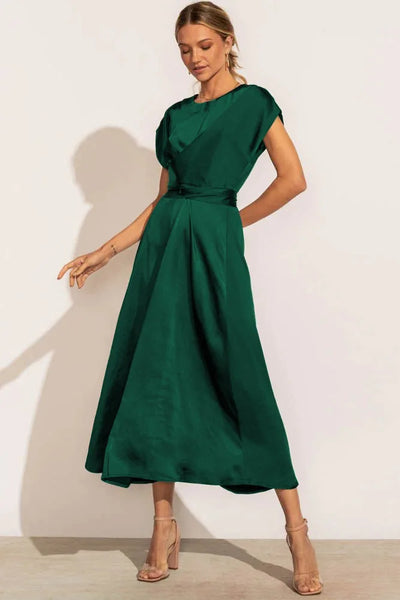 Evangeline | Elegantes Abendkleid aus Seidensatin, perfekt für Ihre besonderen Anlässe